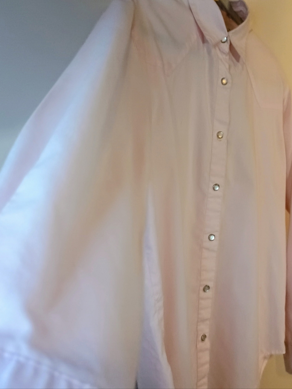 Sheplers Western Pearl Snap Light Pink Button-Up Shirt Women's Size 10 - Picture 3 of 5